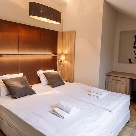 Vadvirag Panzio Hotel Ágfalva Buitenkant foto