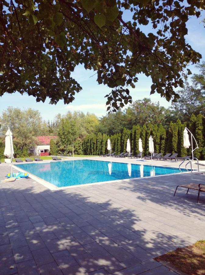 Vadvirag Panzio Hotel Ágfalva Buitenkant foto