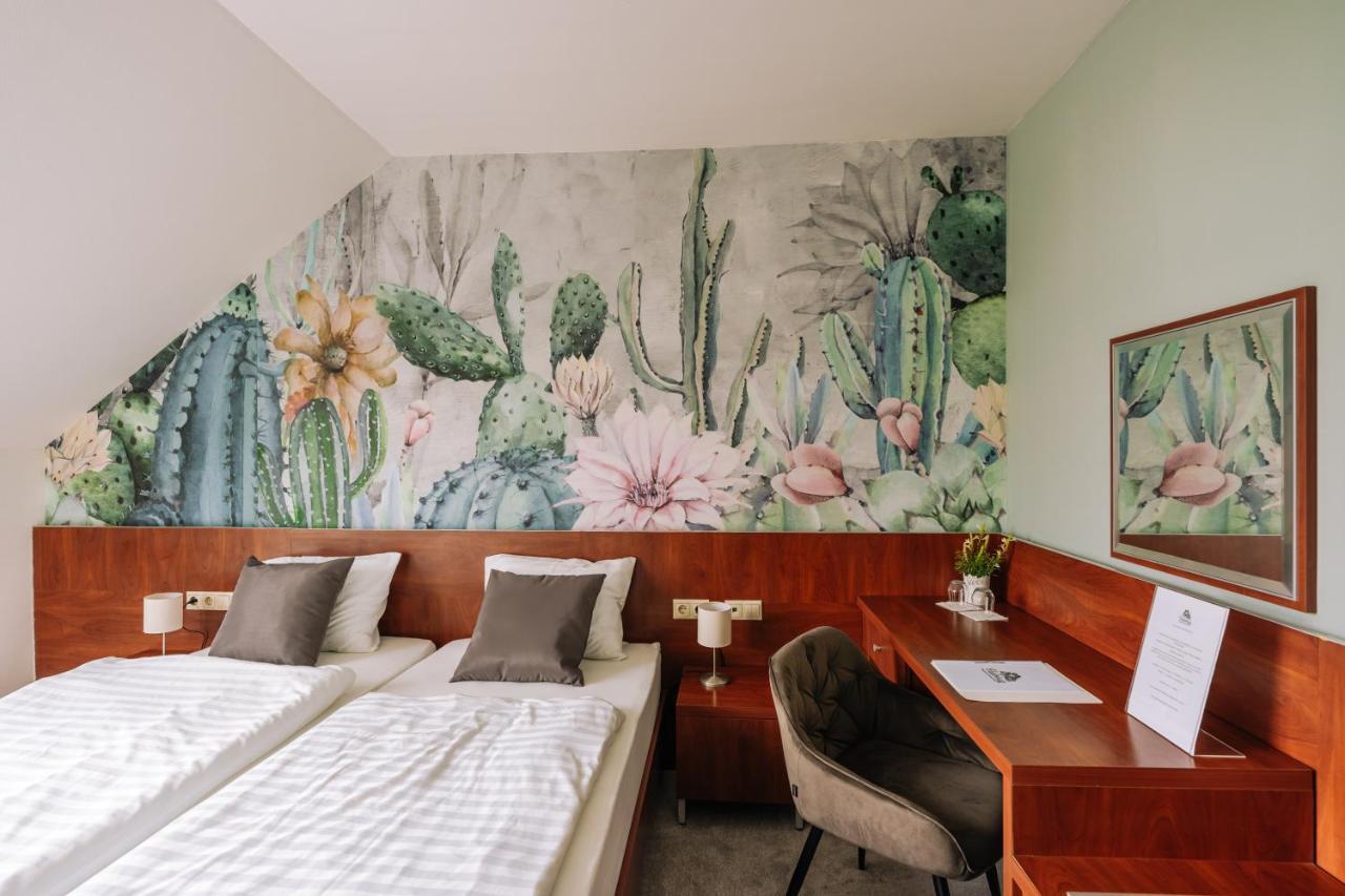 Vadvirag Panzio Hotel Ágfalva Buitenkant foto