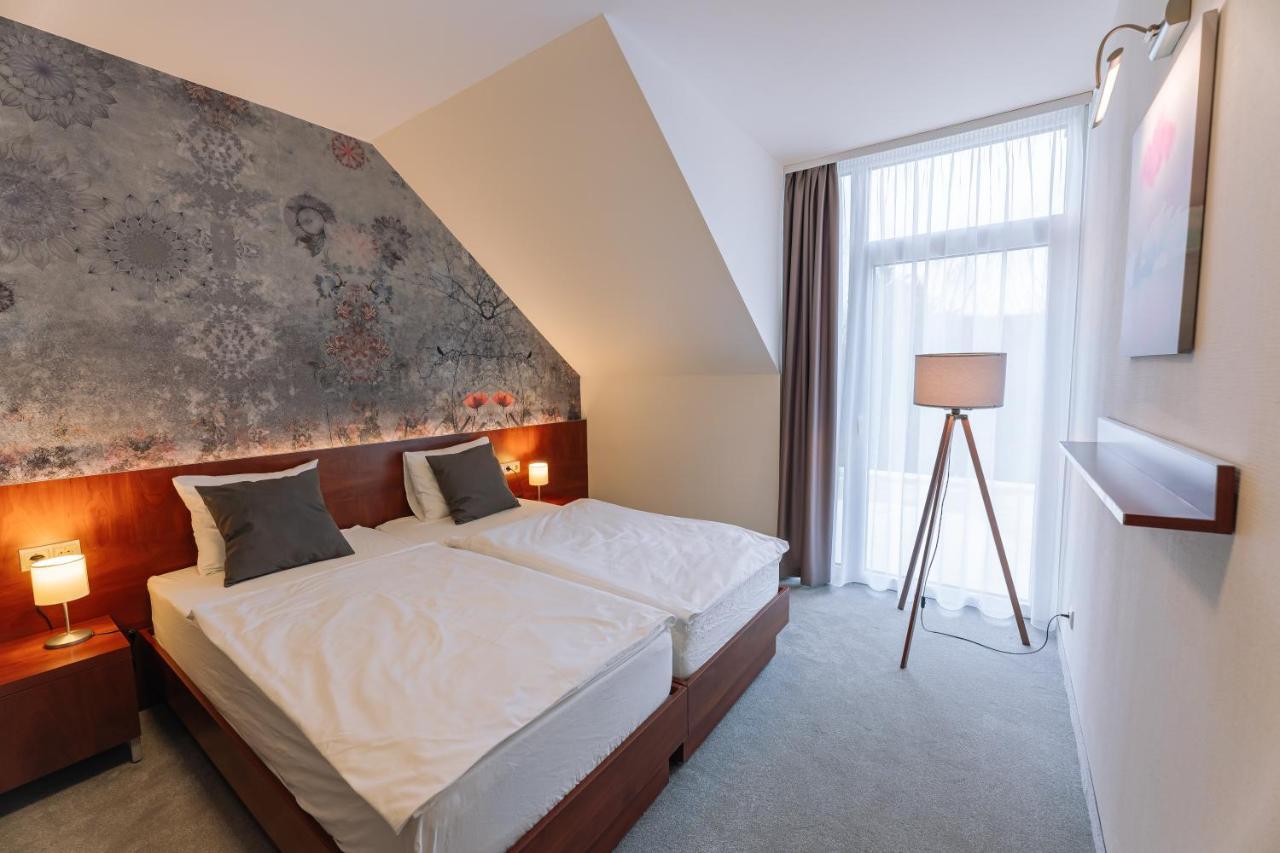 Vadvirag Panzio Hotel Ágfalva Buitenkant foto