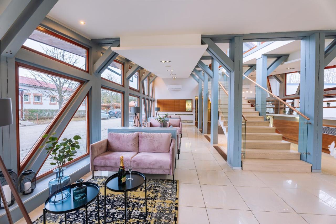 Vadvirag Panzio Hotel Ágfalva Buitenkant foto