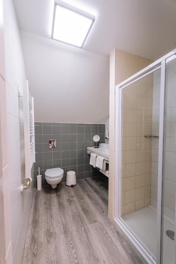 Vadvirag Panzio Hotel Ágfalva Buitenkant foto