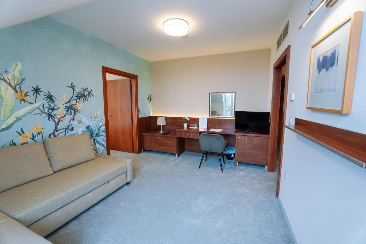 Vadvirag Panzio Hotel Ágfalva Buitenkant foto